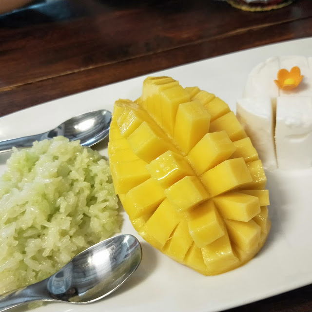 Sticky Rice with Yellow Mango