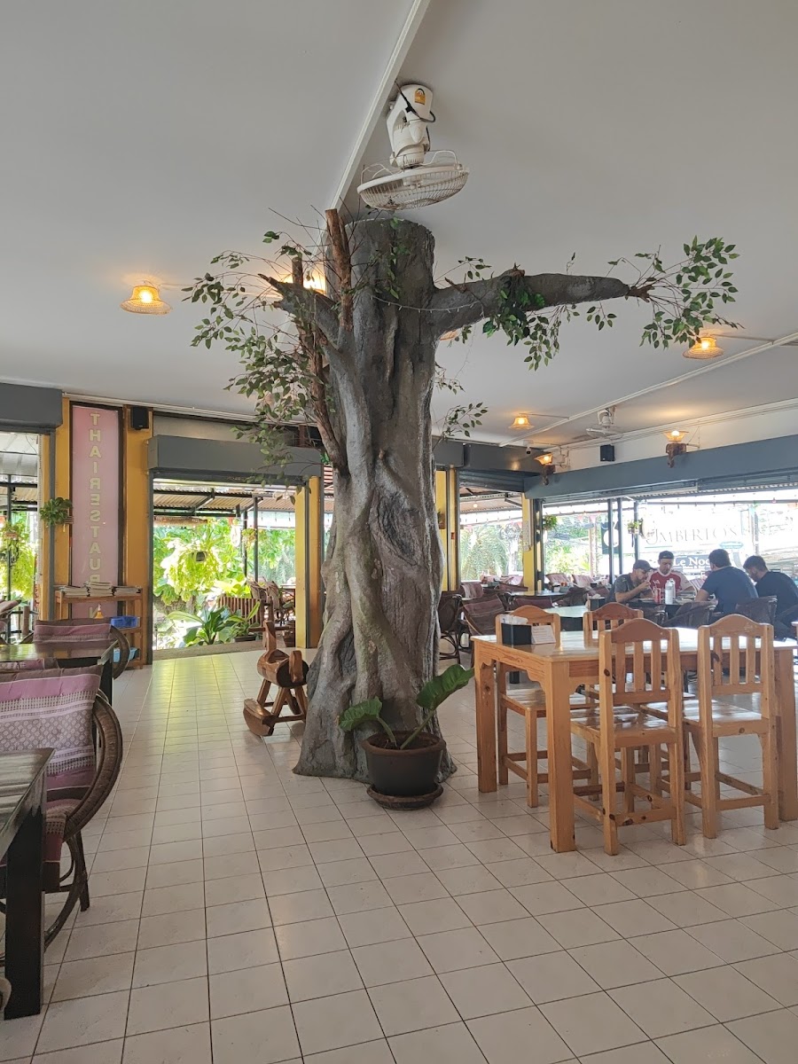 Hot Pan Restaurant - Photo 2