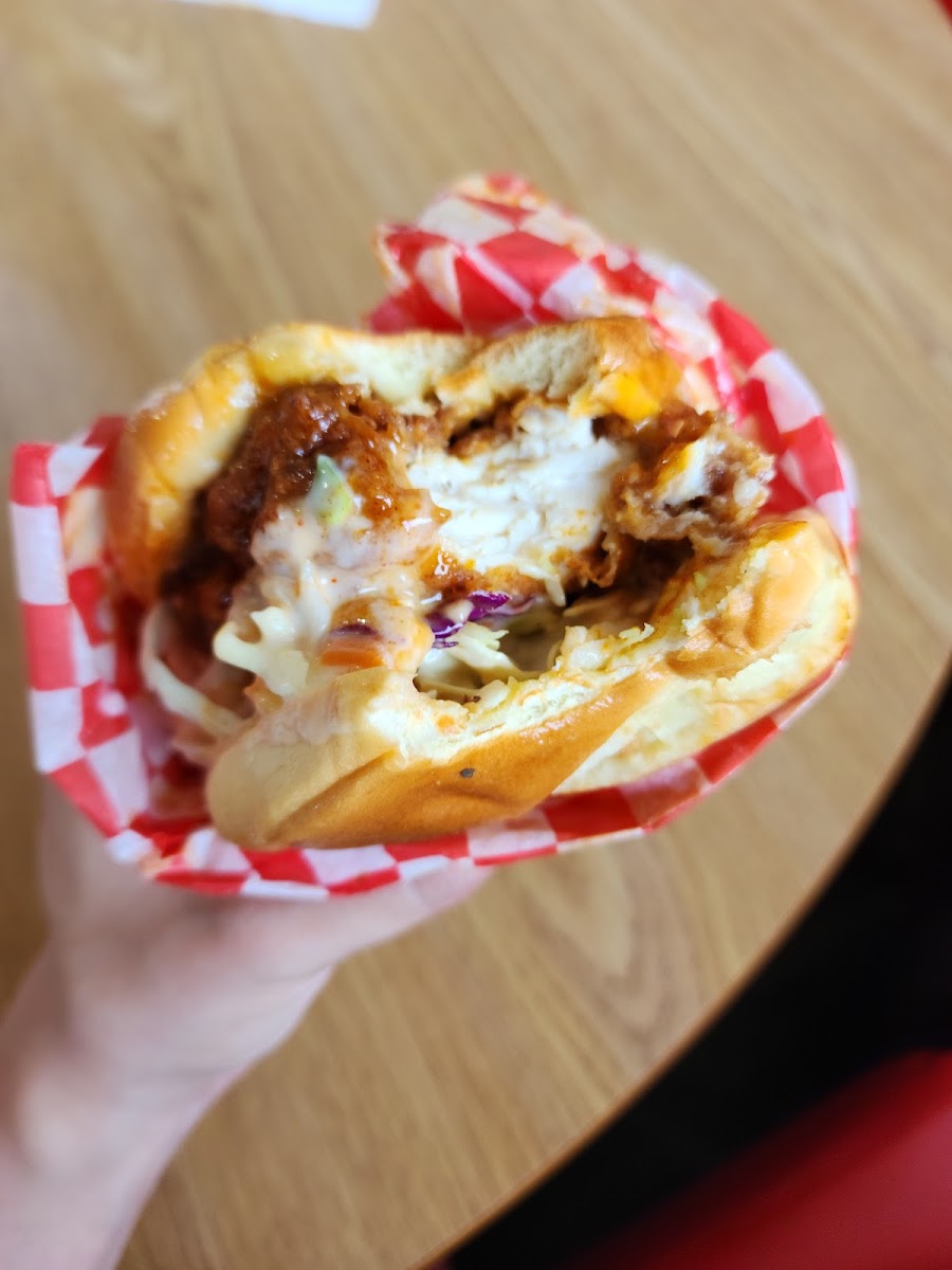 Chick N Flames - Photo 5
