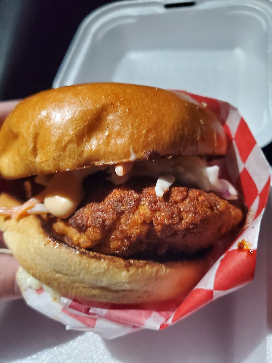 Chick N Flames - Photo 7