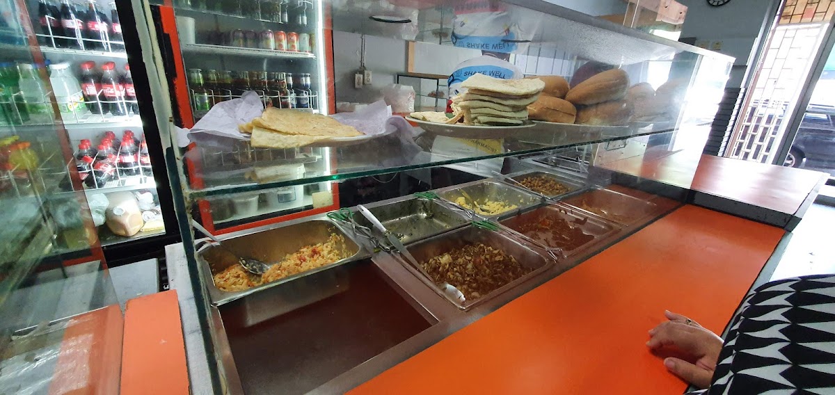 Mano's Food Delight