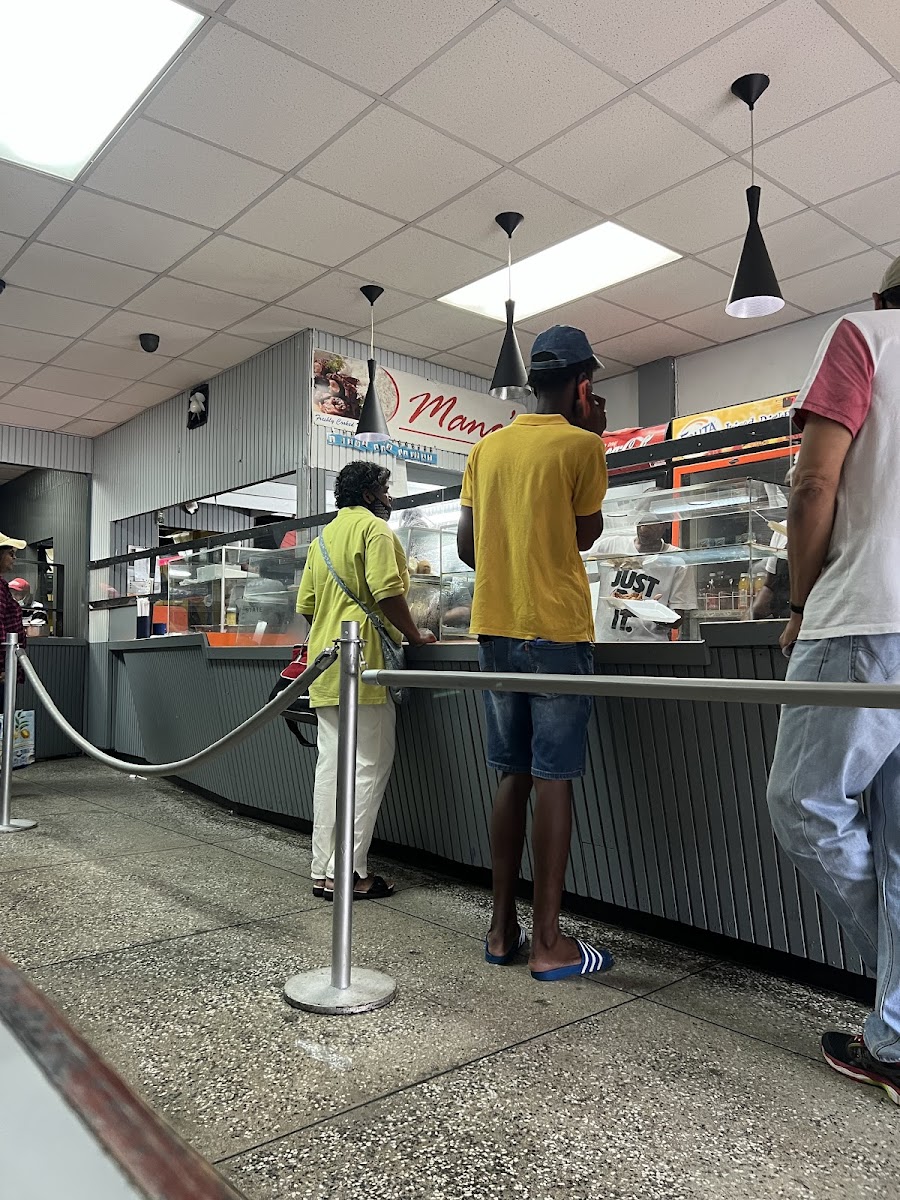 Mano's Food Delight - Photo 9