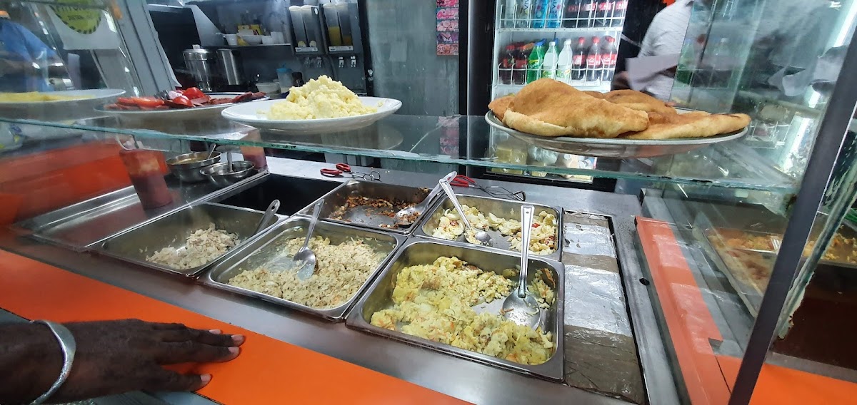 Mano's Food Delight - Photo 8