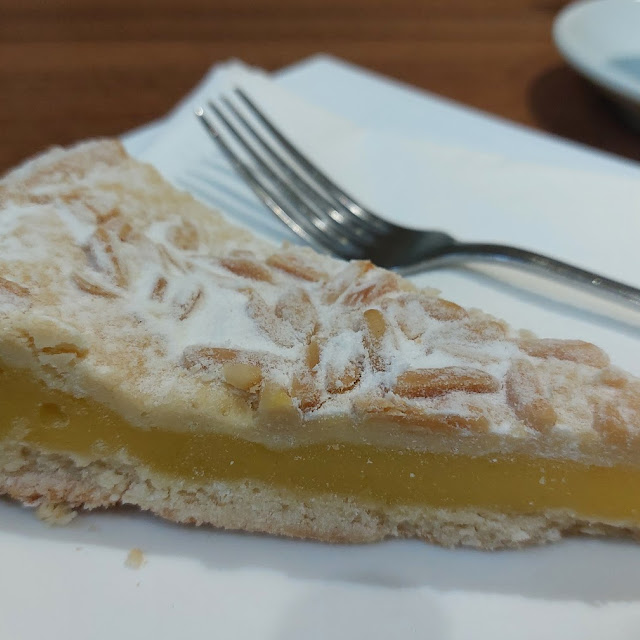 Lemon and Almond Cake