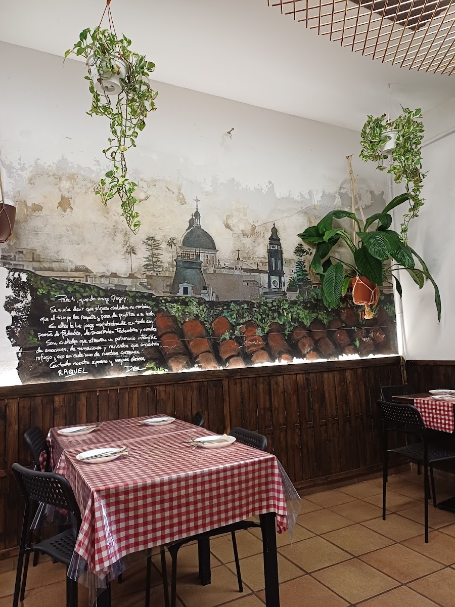 LAGULA Cocina Canaria - Photo 2
