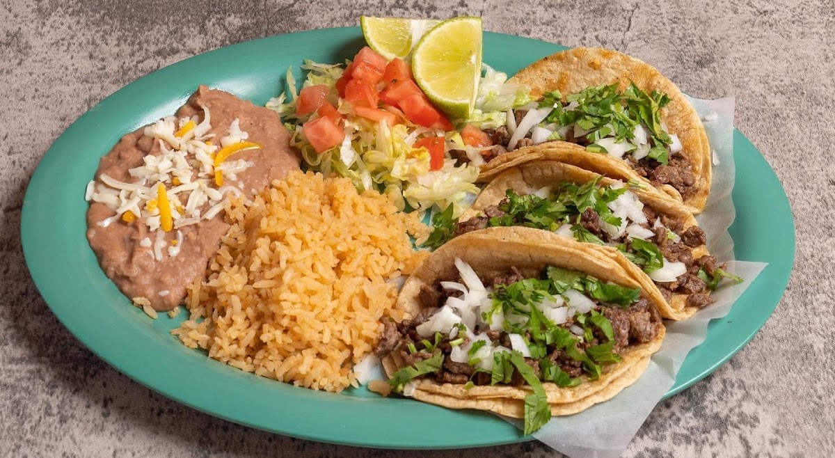 Los Cantaritos Authentic Mexican Restaurant - Photo 3
