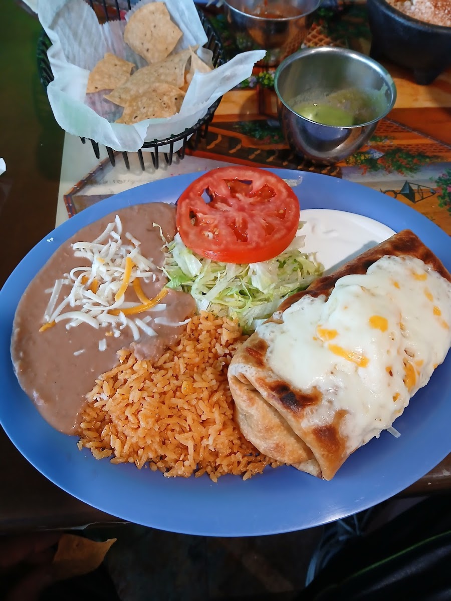 Los Cantaritos Authentic Mexican Restaurant - Photo 4