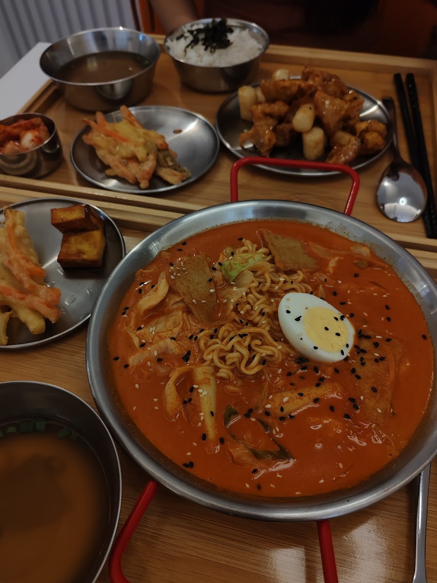Bang Ga Bang Ga • Korean Restaurant - Photo 5