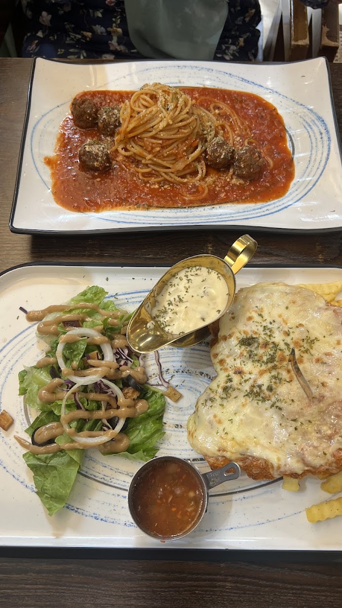 Pate Grill House - Photo 9