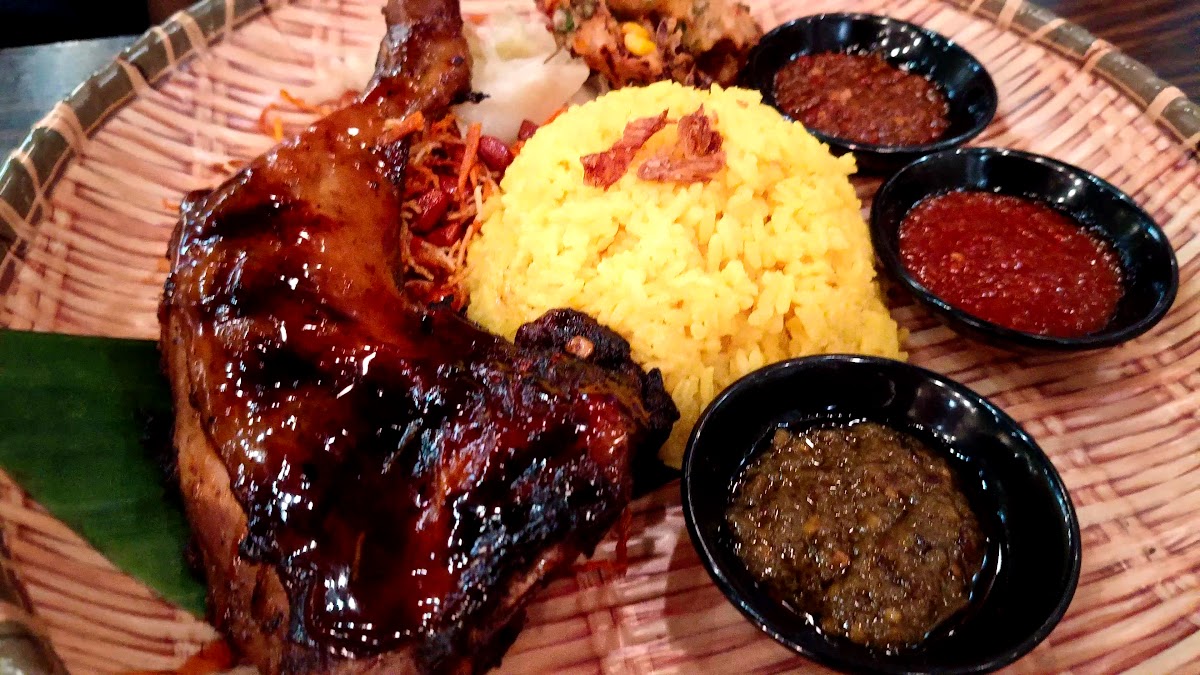 Pate Grill House - Photo 1