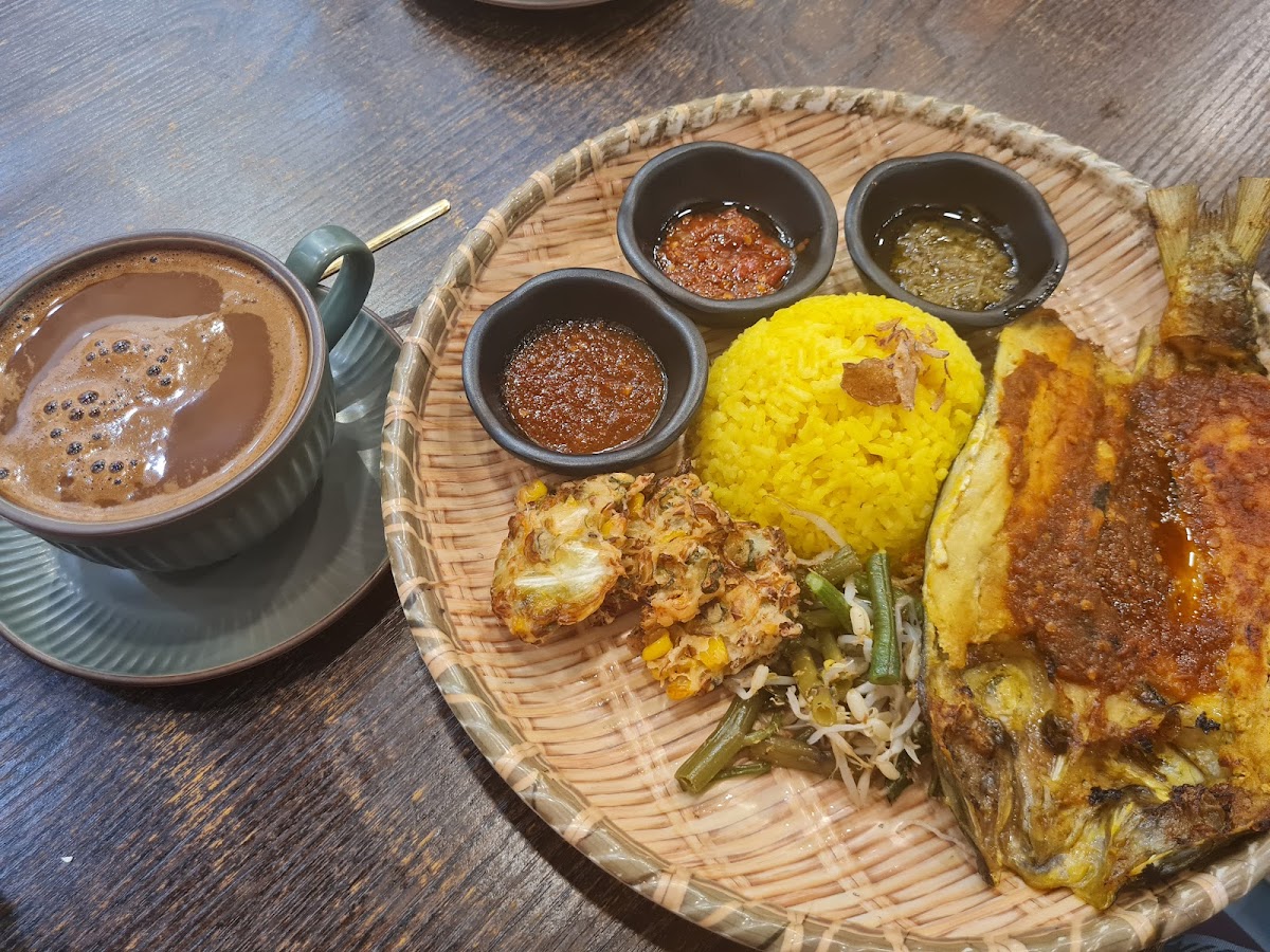 Pate Grill House - Photo 3