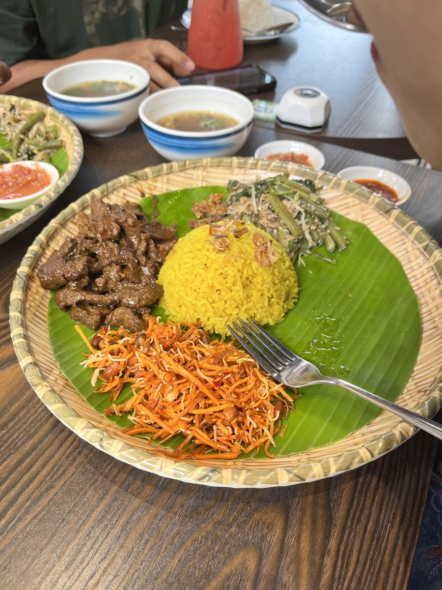 Pate Grill House - Photo 4