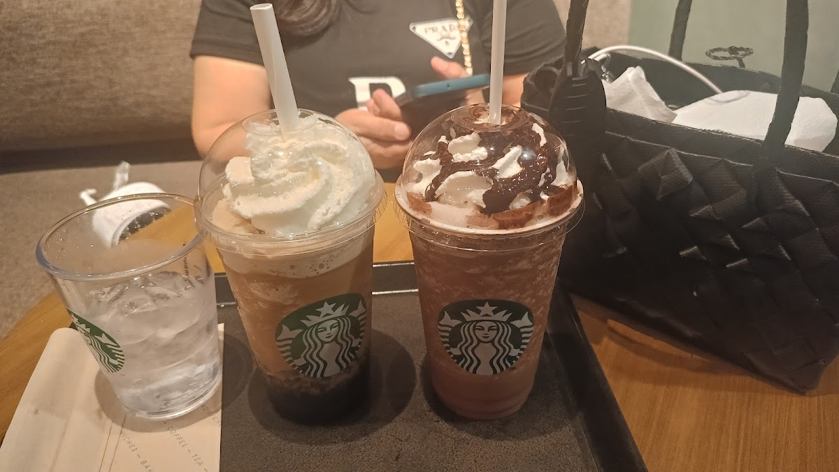 Starbucks Coffee - Paseo de Sta. Rosa - Photo 2