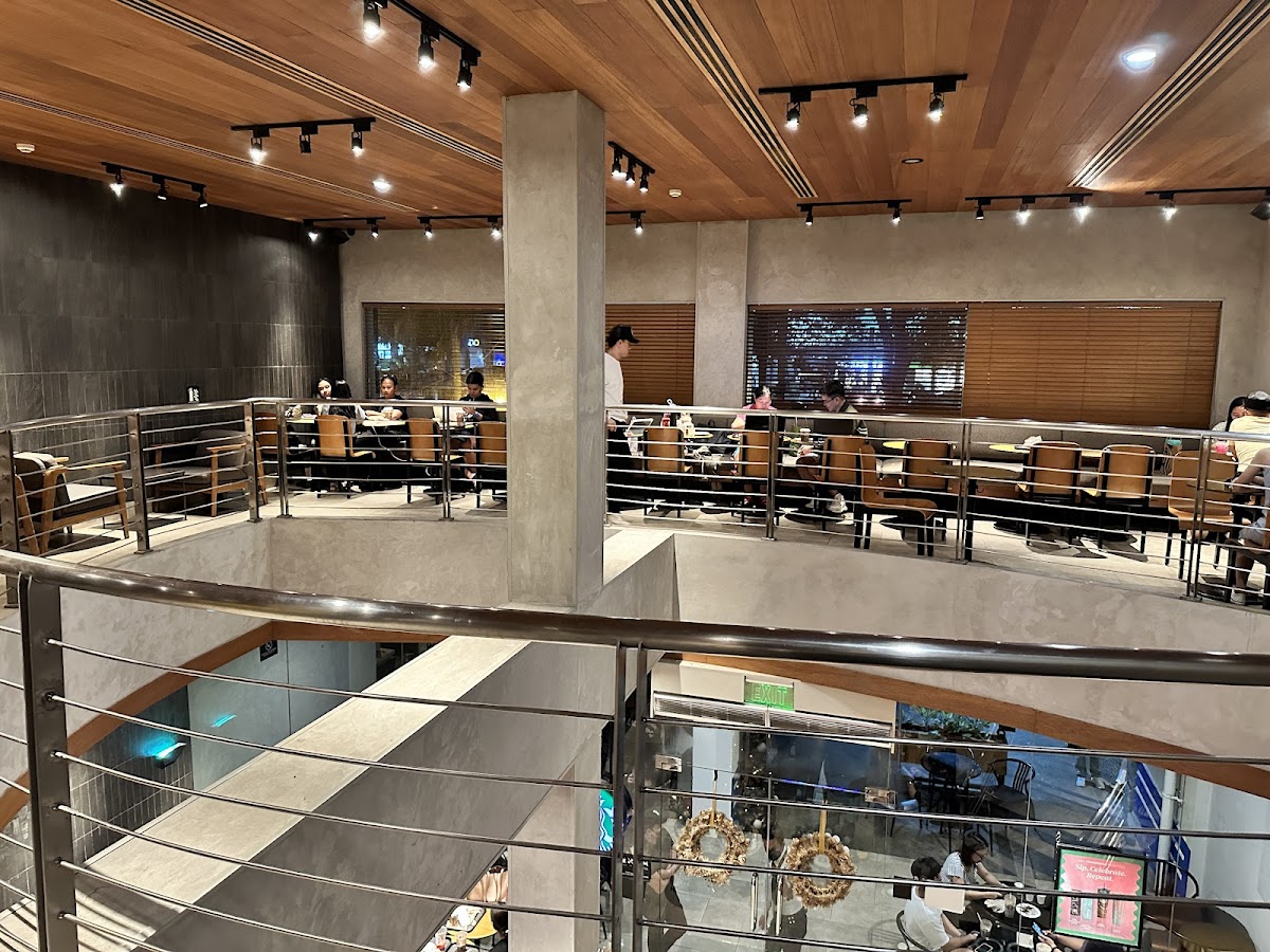 Starbucks Coffee - Paseo de Sta. Rosa - Photo 3