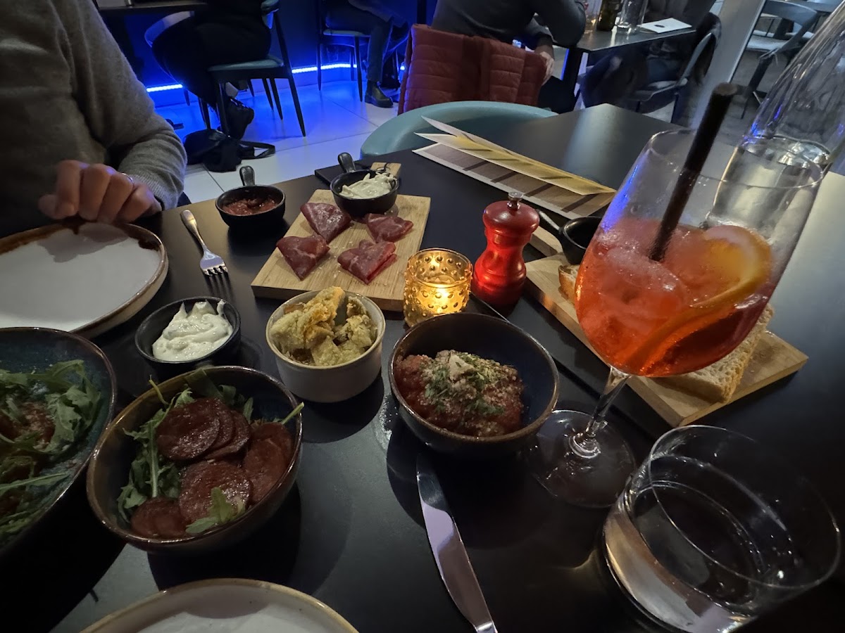 Piattini Kitchen & Cocktails - Photo 9