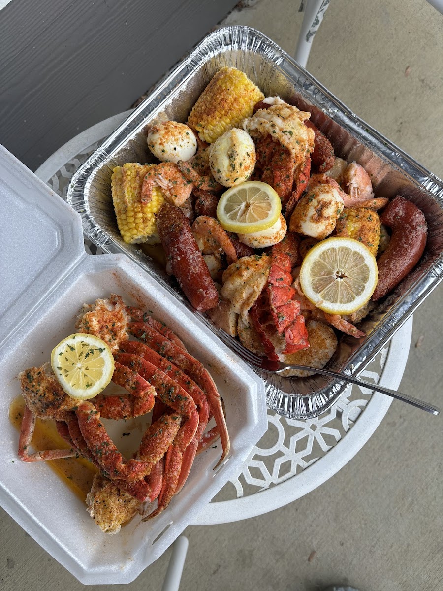 Crab Trap Seafood Takeout - Photo 2