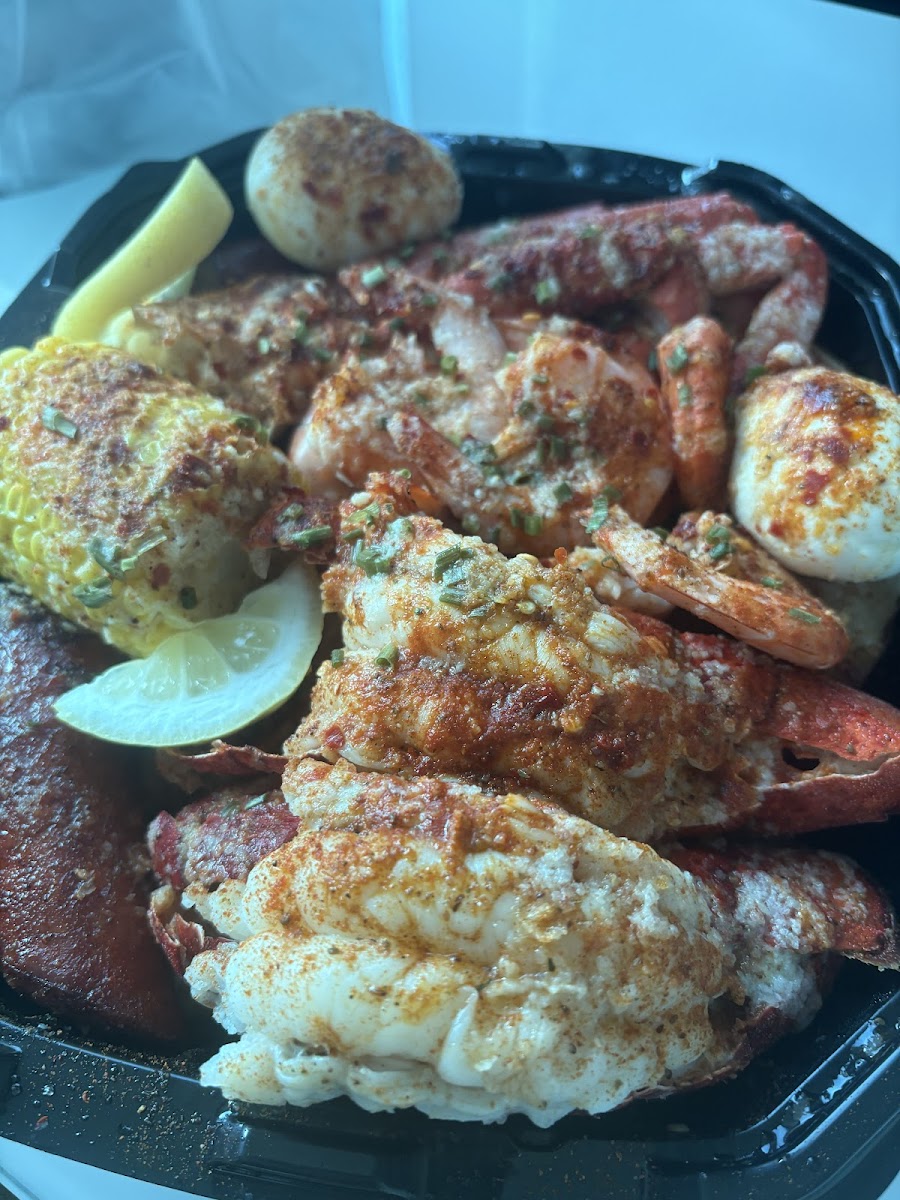 Crab Trap Seafood Takeout - Photo 4