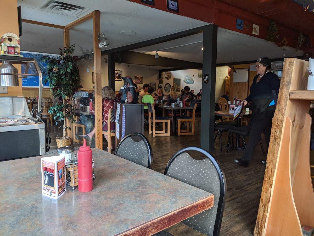 Early Bird Cafe - Photo 4