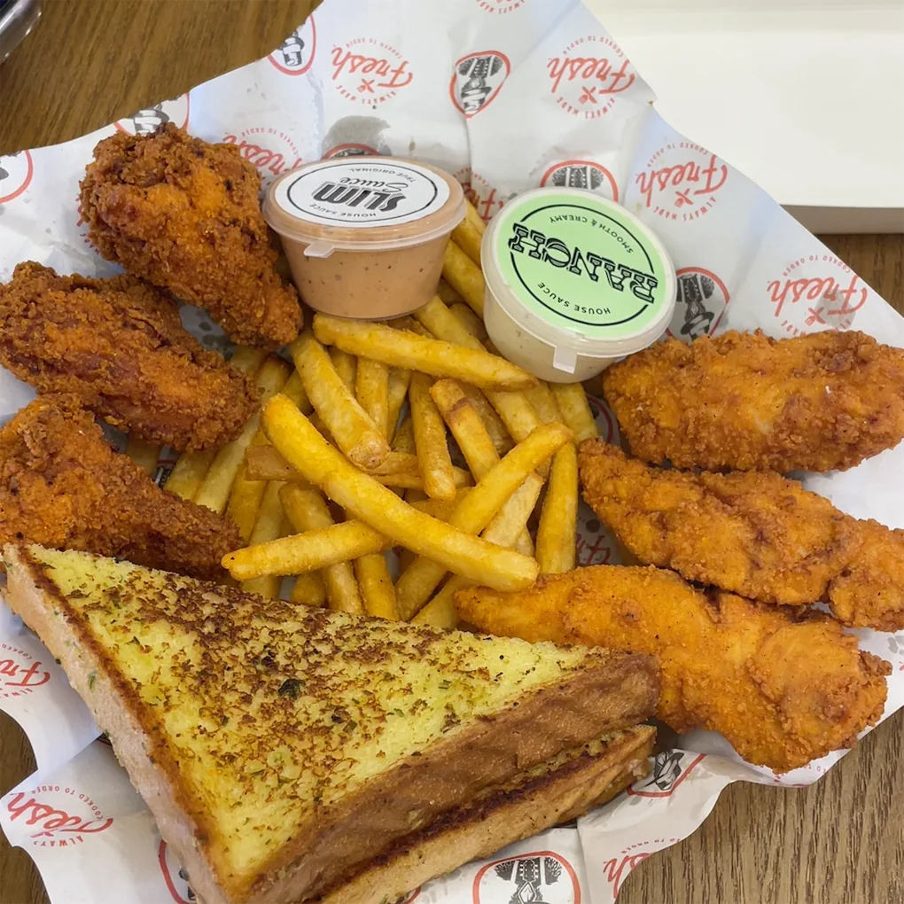 Slim Chickens Subang Jaya SS15 - Photo 5