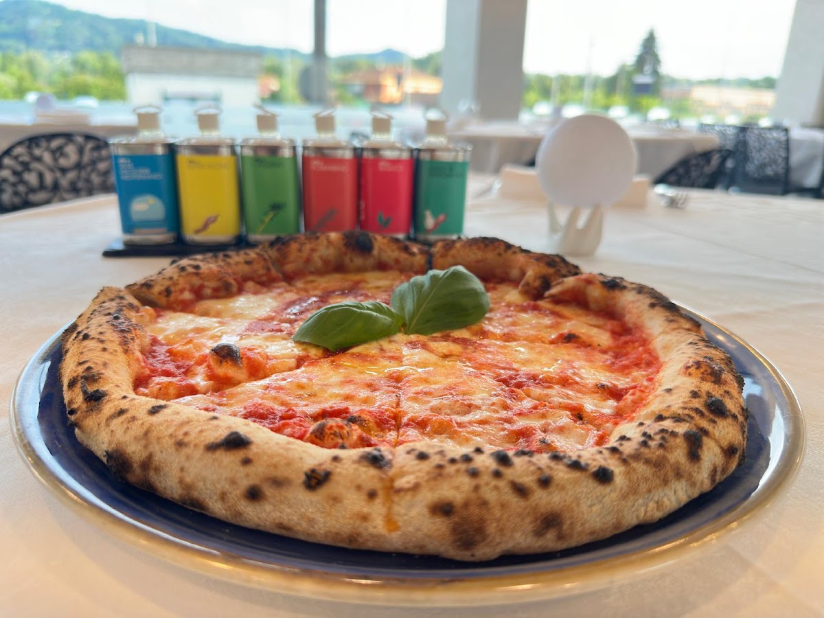 La Luna Pizzeria - Photo 2