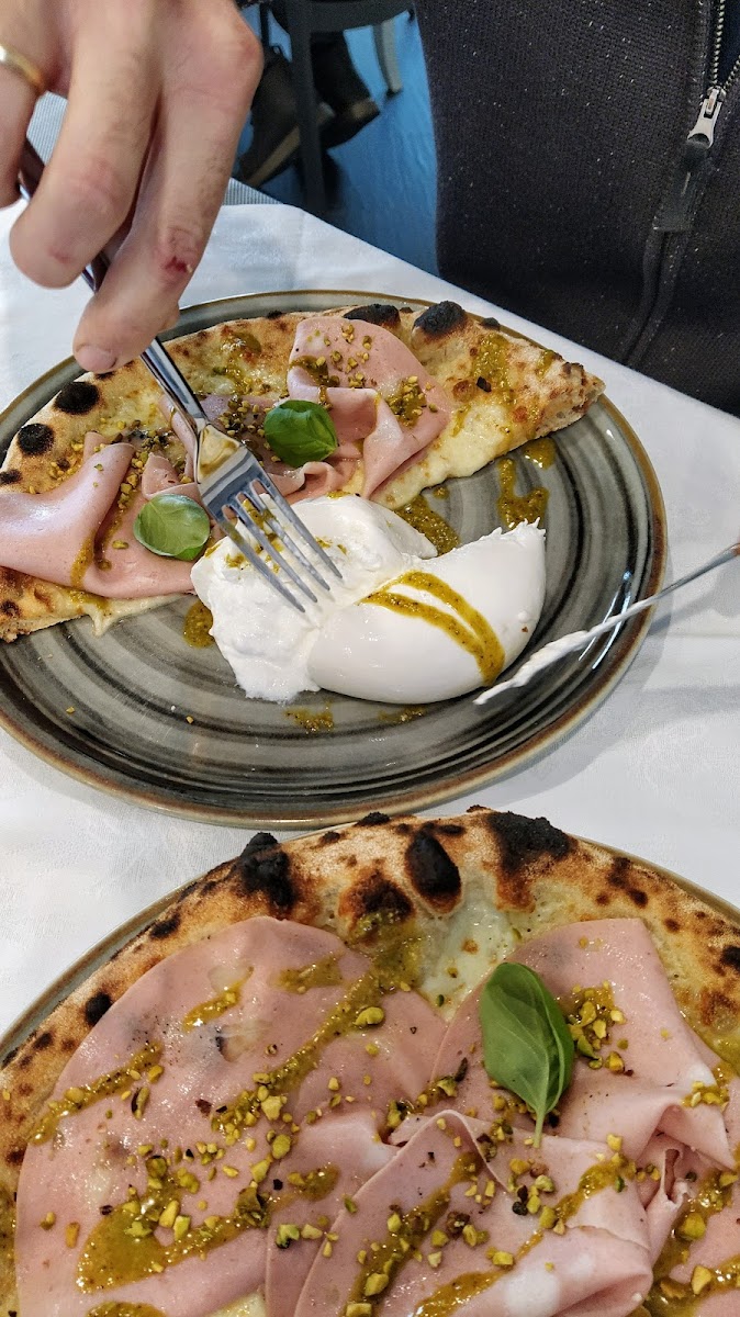 La Luna Pizzeria - Photo 6