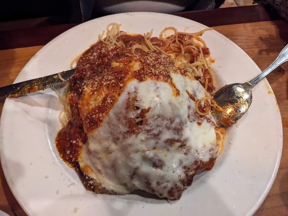 Amici's Italian Restaurant & Pizzeria - Photo 9