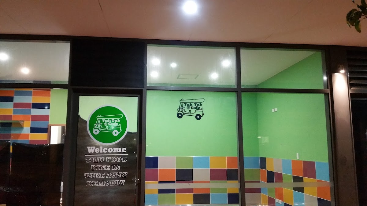 Tuk Tuk @ Cafe