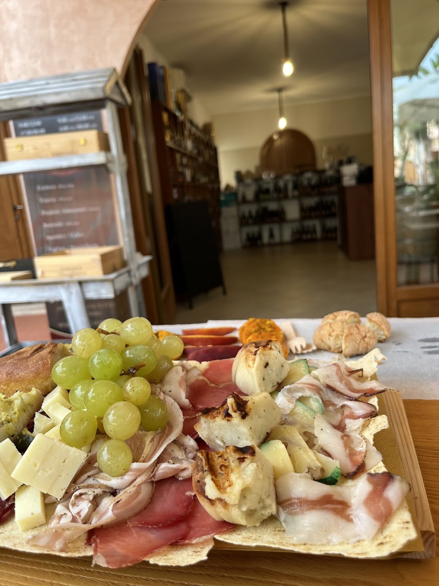 Enoteca La Cantinetta - Photo 7
