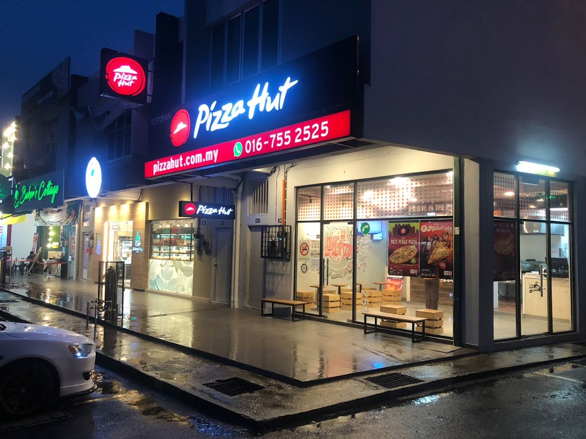 Pizza Hut Delivery Sikamat