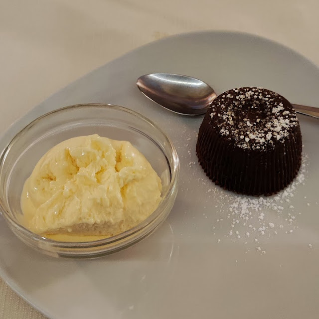 Chocolate Lava Cake with Vanilla Icecream