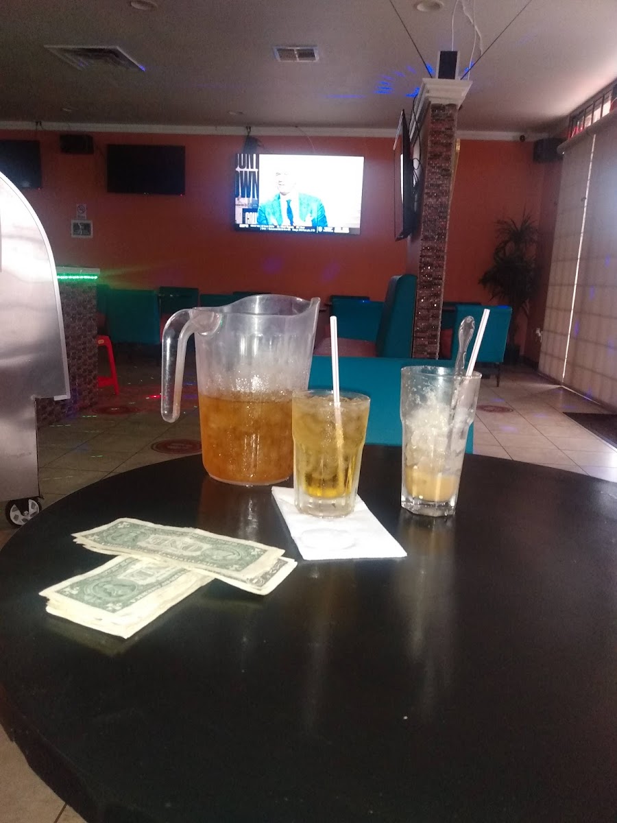 Venuz Cafe - Photo 7