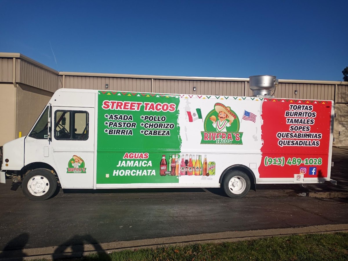 Rivera's tacos food truk - Photo 3
