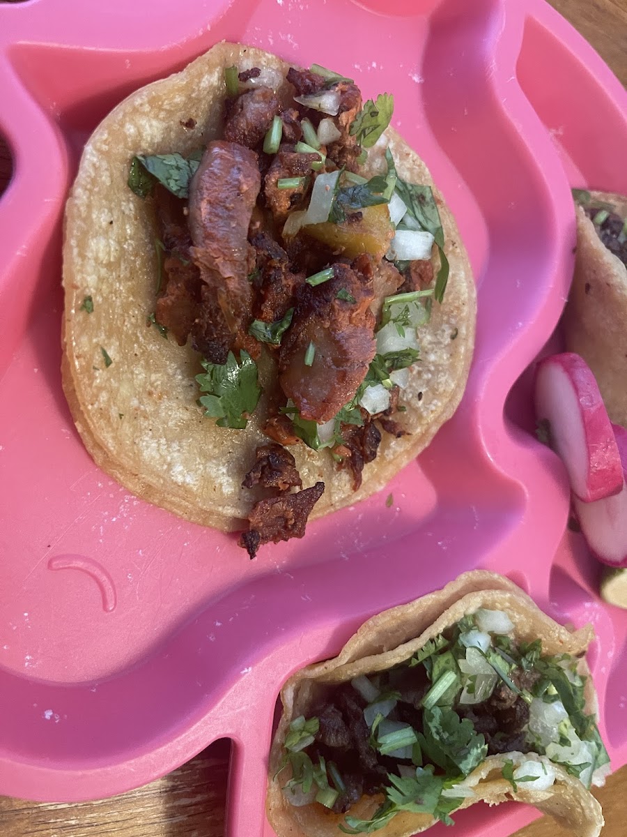 Rivera's tacos food truk - Photo 6