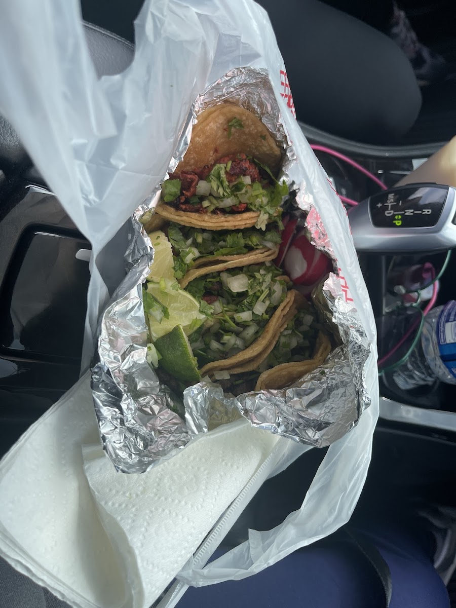 Rivera's tacos food truk - Photo 7