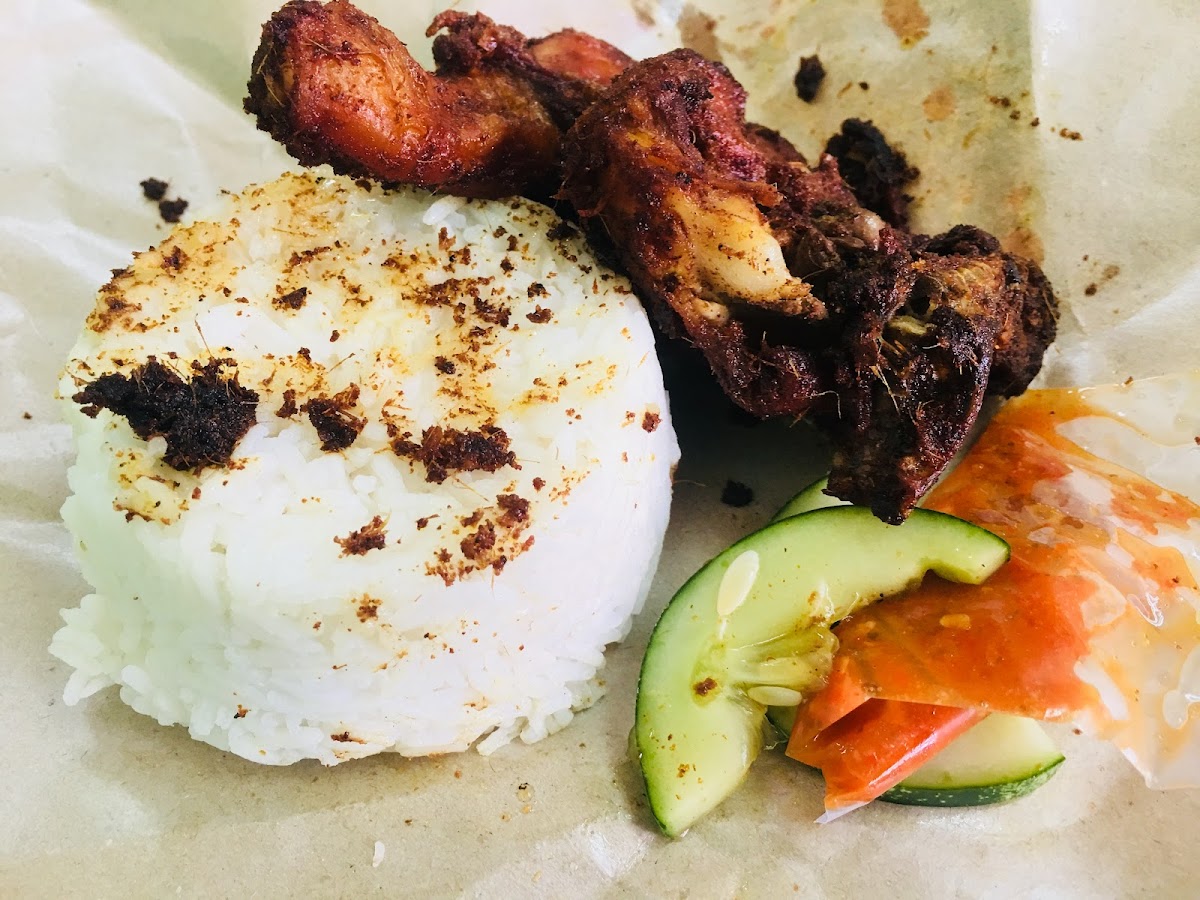 Kedai Nasi Kukus Ayam Goreng Berempah
