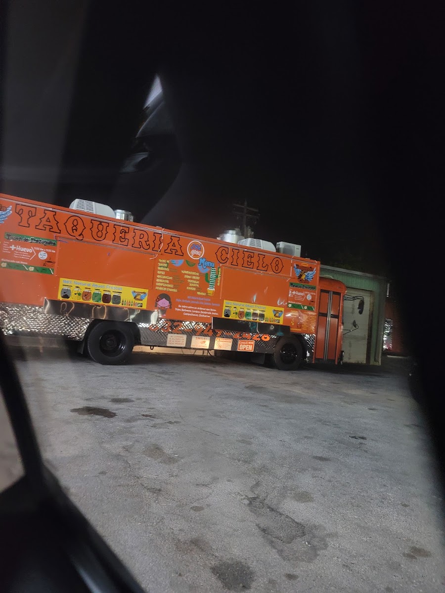 Taqueria Cielo (Food Truck) - Photo 5