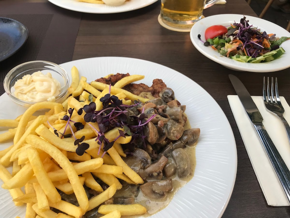Ahr Vinum Restaurant - Photo 5