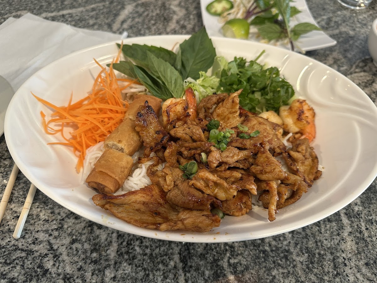 Pho Bowl - Photo 3