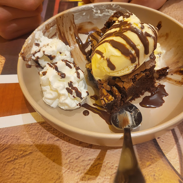 Chocolate Brownie with Ice Cream