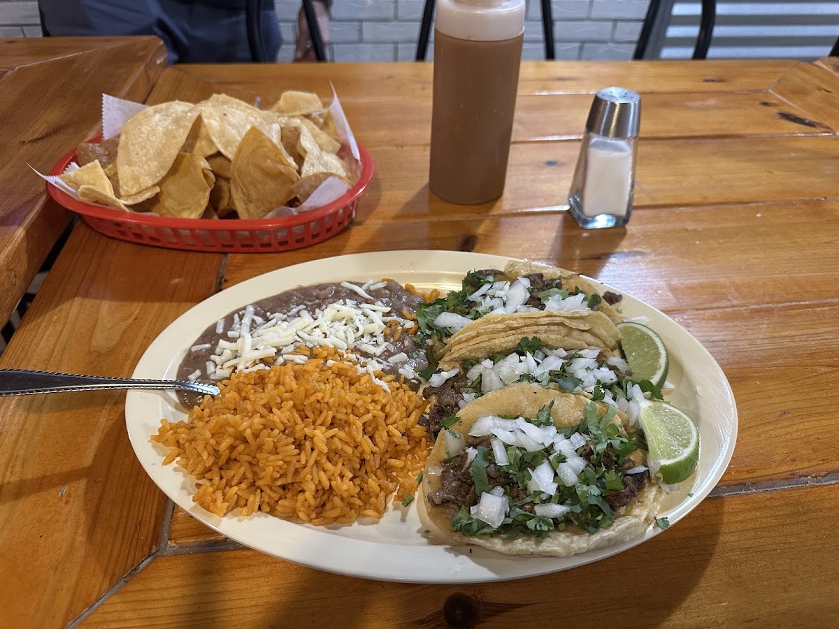 TACOS ON 20 - Photo 2