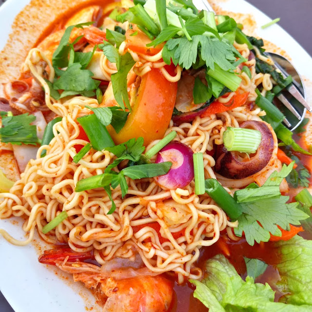 Kerabu Maggi