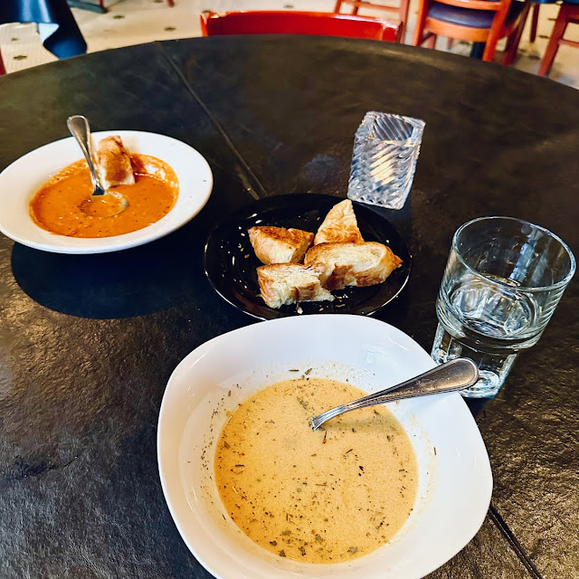 Lobster Bisque Red Pepper & Gouda