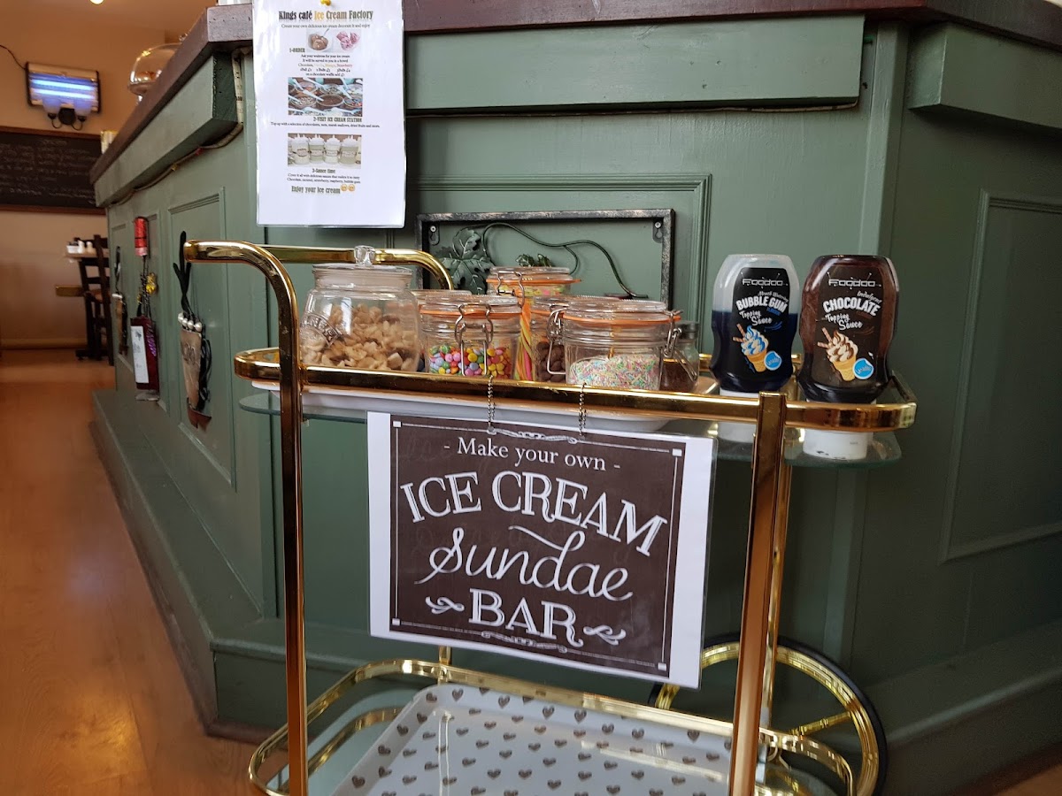 The King’s Cafe - Photo 6