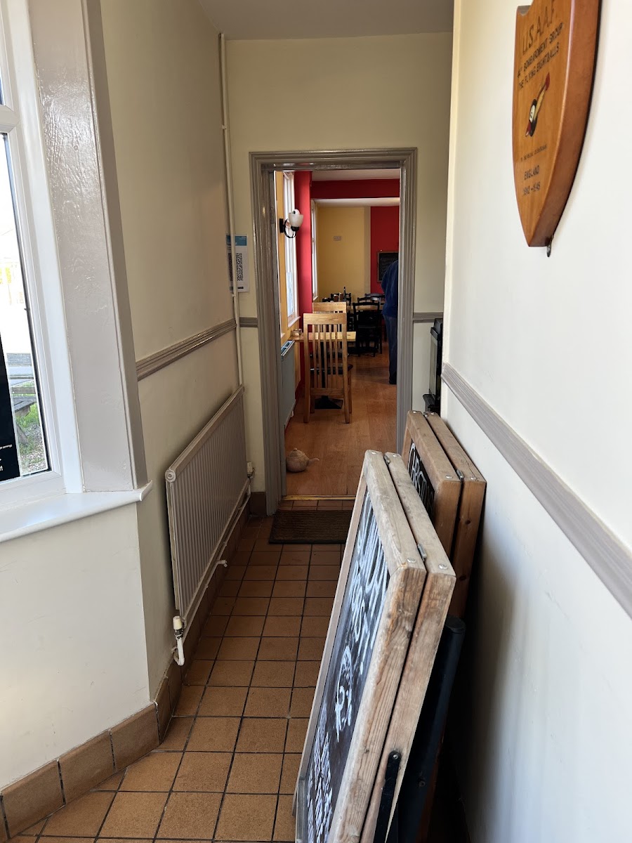 The King’s Cafe - Photo 7