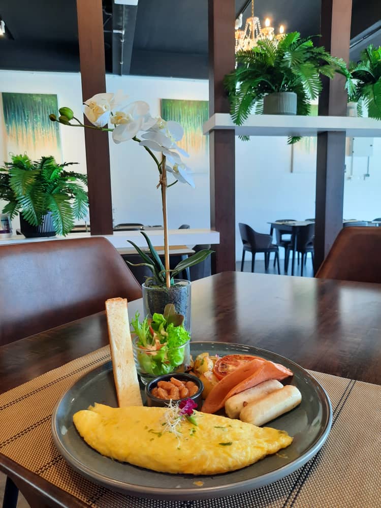Cottage Avenue Dining by Chef Am - Photo 2