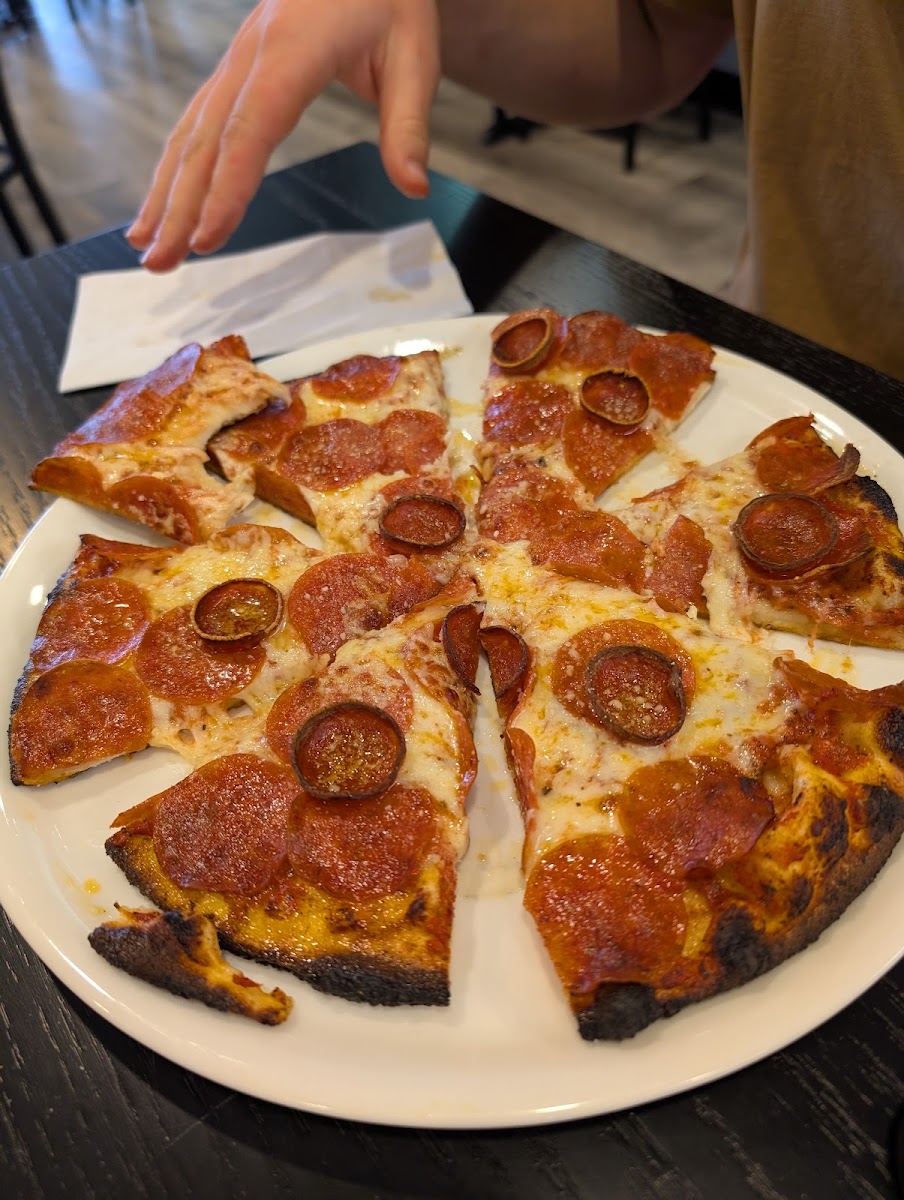 Fired Up Pizzeria - Photo 4