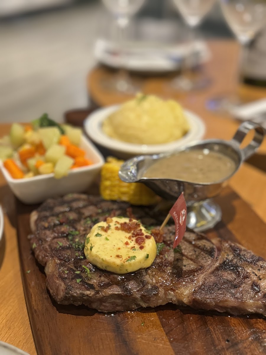 Georg Steakhouse - Photo 2