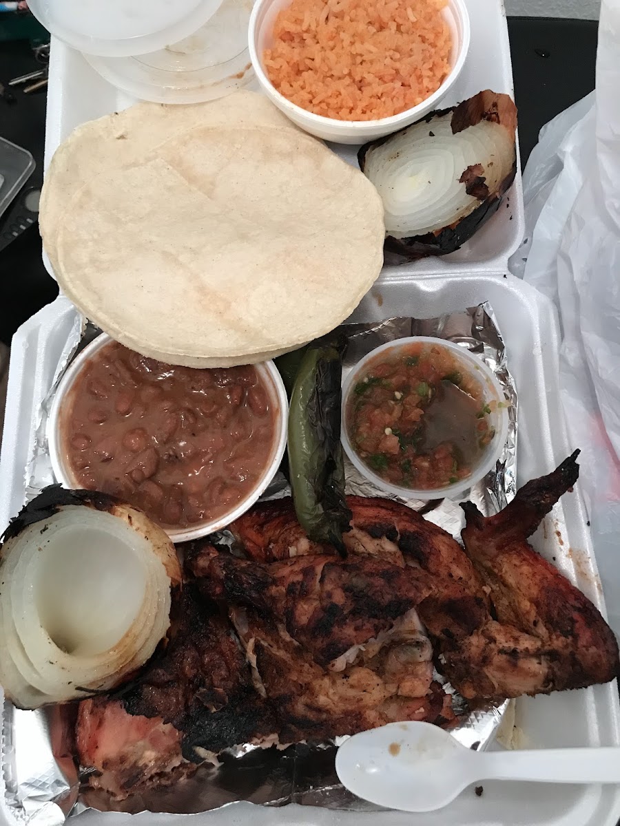 El Indio, Pollos Asados Al Carbon - Photo 4