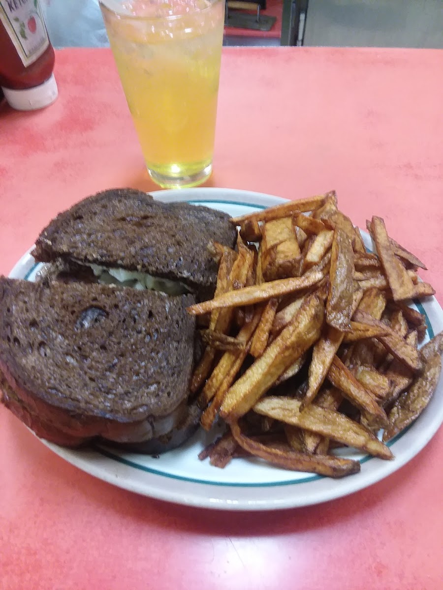 Scottie's Eat-Mor - Photo 8