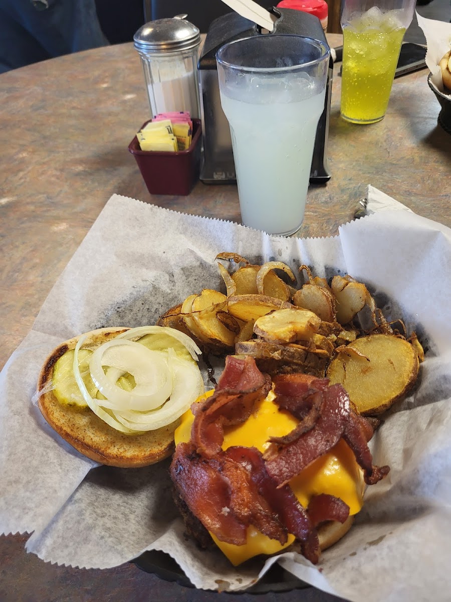 Town & Country Kitchen - Photo 8
